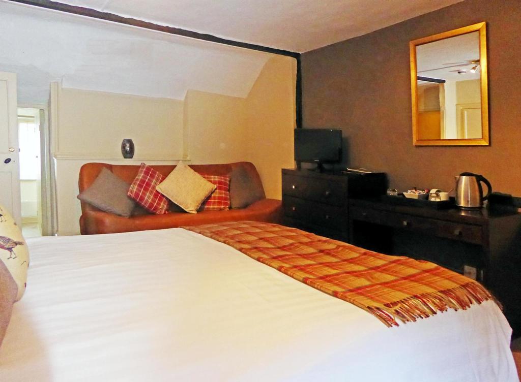 ホテル Hambro Arms Milton Abbas 部屋 写真