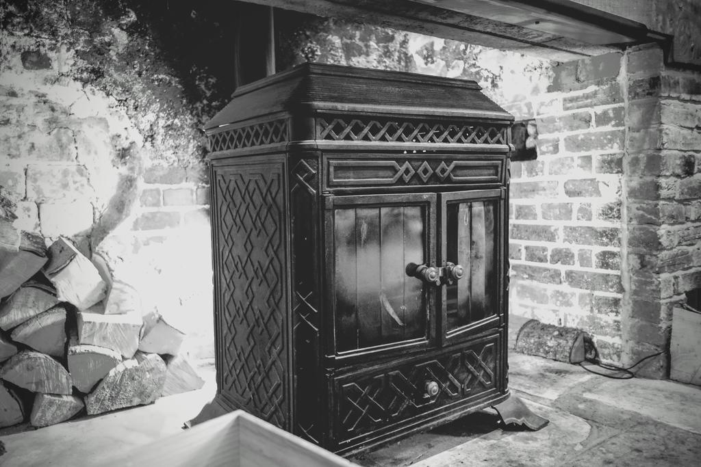 ホテル Hambro Arms Milton Abbas エクステリア 写真