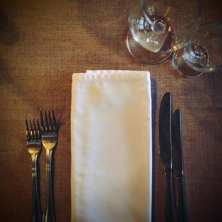 ホテル Hambro Arms Milton Abbas エクステリア 写真